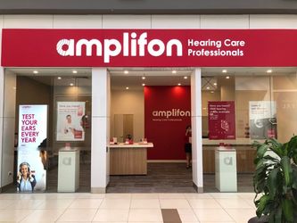 Tranzacție surpriză în România: Liderul global din retailul aparatelor auditive intră pe piață. Acțiunile însă s-au prăbușit