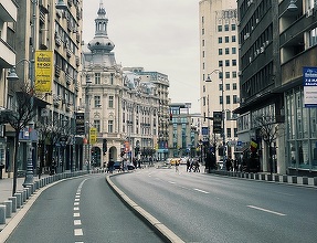 Calea Victoriei este principala arteră comercială de lux din România. Brandurile de lux din București generează vânzări de peste 150 milioane de euro, dublu față de 2019