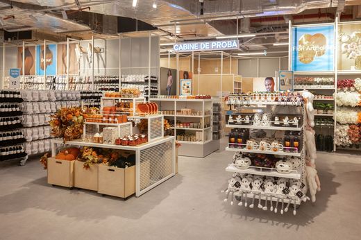 Primark deschide cu o premieră nou magazin în România. Data inaugurării magazinului din Craiova, anunțată