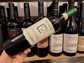 Vinul zilei: un Greco di Tufo direct și corect calibrat, cu arome de piersică, pară, măr copt și citrice, savuros alături de pește precum dorada sau bibanul