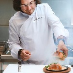 VIDEO Chef Florin Dumitrescu deschide primele două restaurante. S-a apucat de testele de gust