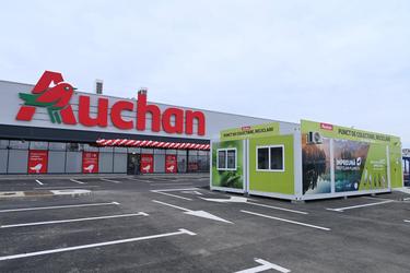 FOTO Cumpărături record la Auchan. Un bucureștean a plasat pe platforma online o comandă de 67.000 lei, un constănțean a inclus în coș aproape 240 de produse
