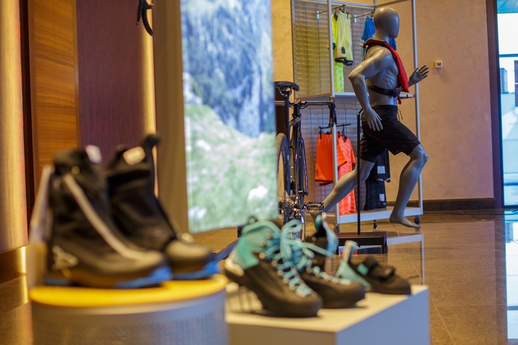 FOTO Decathlon fabrică în România. Cum a ajuns România să exporte expertiză industrială în Europa și Africa
