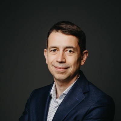 FOTO Prima decizie a fraților Pavăl (Dedeman) pentru magazinele Carrefour în România. Au adus un CFO cu experiență la Profi, Telekom, Vodafone, Metro