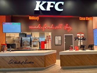 FOTO KFC deschide în România primul restaurant al său operat în format Delivery Carry Out. Salariul oferit angajaților
