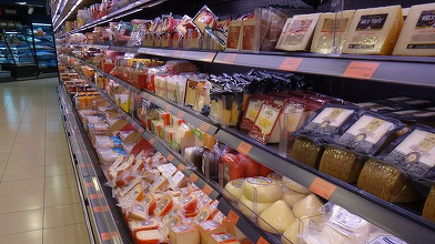 Guvernul Germaniei vrea să stimuleze consumul prin deschiderea magazinelor și duminica. Interdicția este veche de un secol