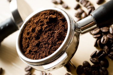 “E sfârșitul capsulei. Cafeaua boabe este noul standard.”. Consumatorii încep să renunțe la pachetele cu cafea măcinată sau la espresoarele cu capsule