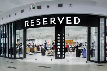 FOTO LPP a adus în România aproape 1.000 de roboți pentru un nou centru de distribuție automatizat 
