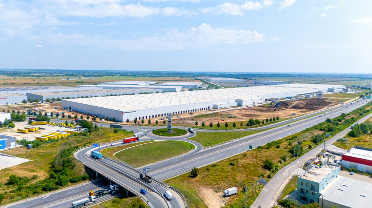 FOTO LPP lansează în România un nou centru de distribuție, unde a adus deja 1.000 de roboți 