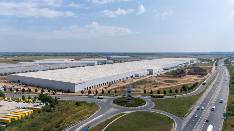 FOTO LPP lansează în România un nou centru de distribuție, unde a adus deja 1.000 de roboți 