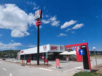 FOTO KFC deschide un nou restaurant în România, primul Drive Thru din zona Bran
