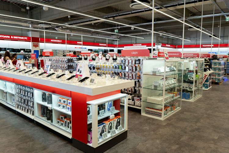 FOTO Altex își extinde rețeaua în România și deschide un magazin în Târgu Neamț 