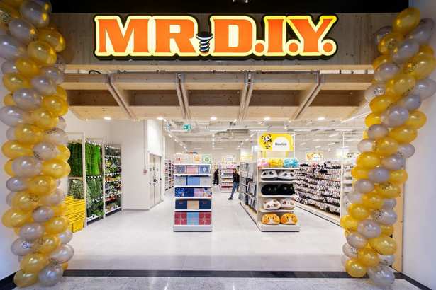FOTO Retailer gigant se extinde în România. Mr. DIY a deschis primul magazin din Iași