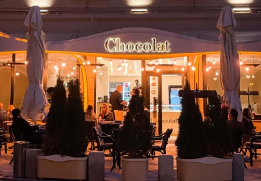 FOTO SURPRIZĂ După 20 de ani, Chocolat a închis și ultimul local din București. Brandul se reinventează după ce a avut pânǎ la 8 cafenele și cofetǎrii în capitalǎ 