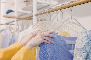 Platforma Shein, populară și în România, pregătește un val de achiziții. Gigantul chinez are 15 miliarde de dolari în numerar și caută noi motoare de creștere