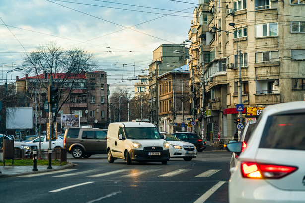 ULTIMA ORĂ Interzis la circulație și staționare în orele de vârf pentru mașinile de marfă și curierat în București - Proiect