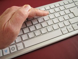 Poliția, Loteria, Telekom, Orange, RCS&RDS, Vodafone și Olx.ro, amendate pentru prelucrarea nelegală a datelor personale