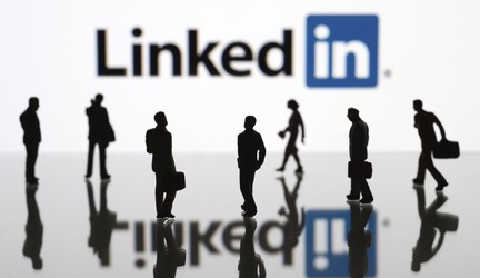 Acțiunile LinkedIn au scăzut cu 28%, pe fondul previziunilor pesimiste