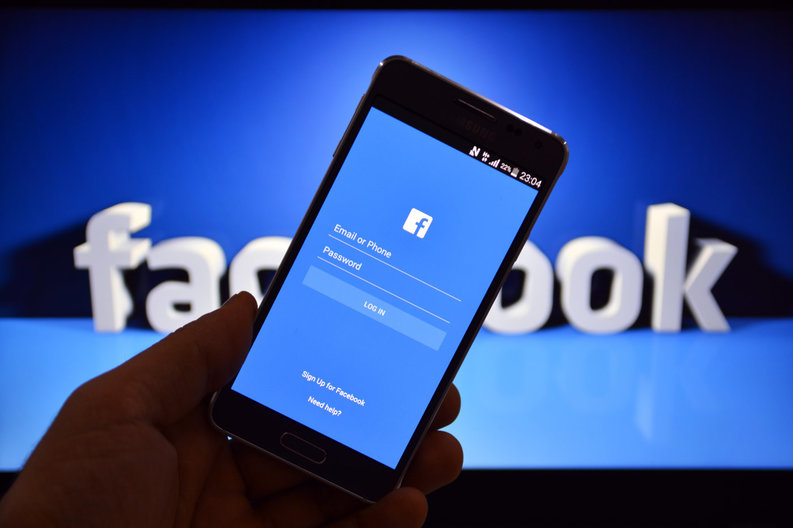 8,4 milioane de români au cont pe rețeaua de socializare Facebook