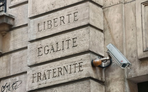 În timp ce toată lumea e cu ochii pe Apple și FBI, în Franța s-a votat arestarea celor care refuză să decripteze datele