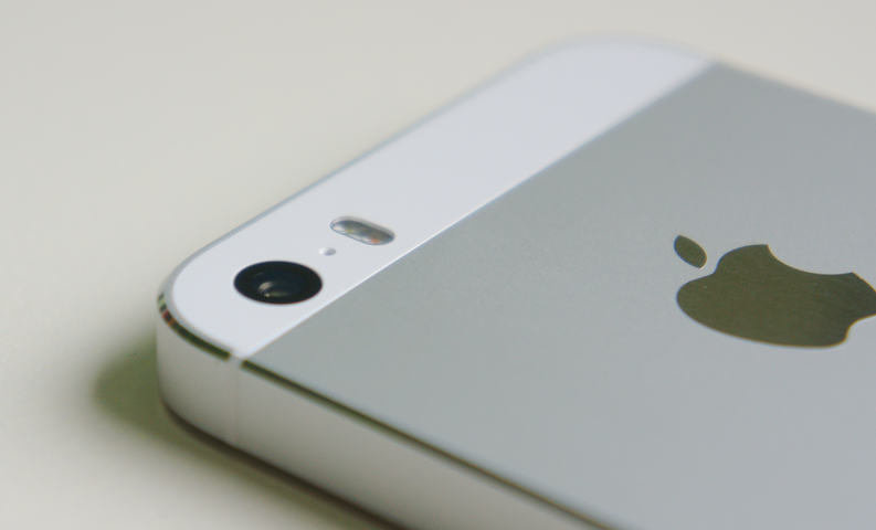 Apple produce mai puține iPhone-uri din cauza cererii slabe