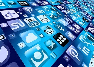 Facebook, Twitter, YouTube și Microsoft au semnat un cod de conduită pentru combaterea discursurilor care incită la ură 