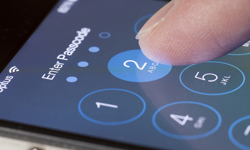 Trei trusturi de presă din SUA au dat în judecată FBI pentru că nu a prezentat detalii despre deblocarea unui iPhone