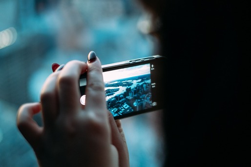 ANCOM: Numărul de conexiuni mobile 4G aproape că s-a triplat în ultimul an, numărul de SMS-uri scade pentru prima dată