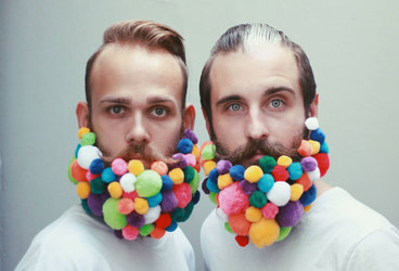 “Nebunii” din publicitate, oameni creativi și agenții digitale care generează idei cărora le dăm share zi de zi, vin la iCEE.fest