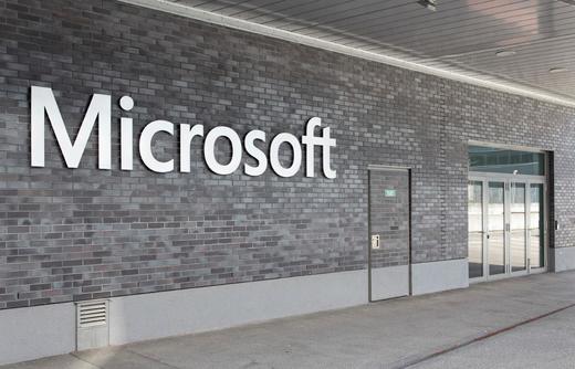 Microsoft testează un hardware și un software nou în vederea revenirii pe piața telefoanelor mobile