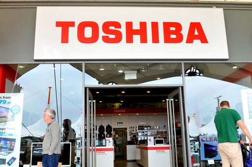 Toshiba vinde cu 21 de miliarde de dolari divizia de cipuri de memorie