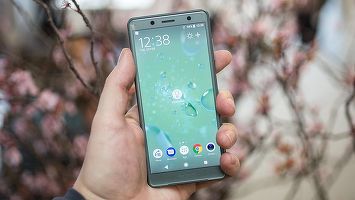 FOTO Sony își lansează noile flagship-uri, dar păstrează ramele late din jurul ecranului