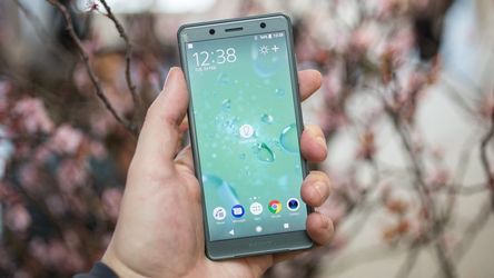 FOTO Sony își lansează noile flagship-uri, dar păstrează ramele late din jurul ecranului