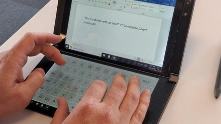 Intel a prezentat un concept de tabletă cu două ecrane