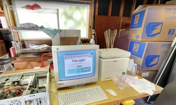 FOTO Google la 20 de ani - Tur virtual în garajul în care a funcționat primul birou al companiei