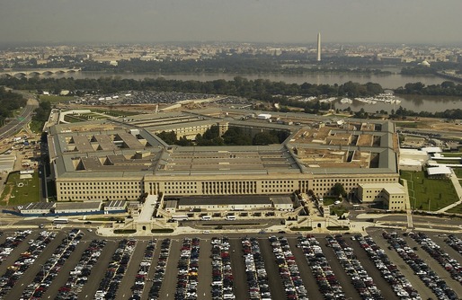Cel puțin 30.000 de angajați ai Pentagonului și-au văzut datele personale compromise în urma unui atac al hackerilor