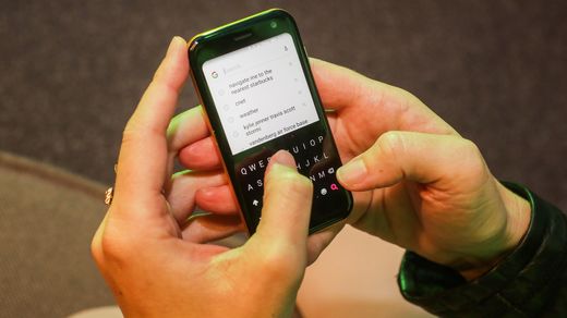 FOTO Noul Palm este o alternativă la smartphone, dar nu este smartphone și nu poate funcționa fără un smartphone