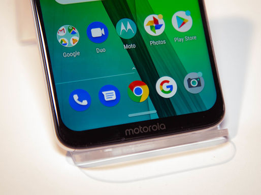FOTO Motorola lansează un trio de smartphone-uri ieftine. La ce preț sunt vândute și ce avantaje au