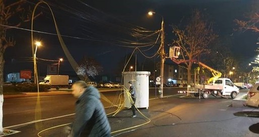 Operatori de telecomunicații reclamă operațiuni ale statului de îndepărtare a rețelelor aeriene pe anumite străzi din București