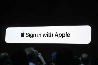 Apple anunță “Sign in with Apple”, un serviciu care ar trebui să protejeze intimitatea utilizatorilor