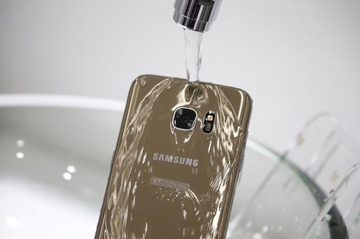 Samsung este dat în judecată pentru reclamă mincinoasă