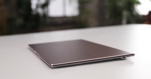 Cel mai nou laptop Samsung promite 23 de ore de autonomie
