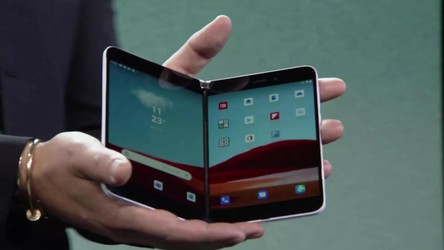 Microsoft revine pe piața telefoanelor mobile cu un smartphone pliabil