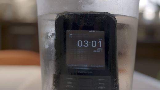 FOTO Nokia 800 Tough, disponibil în România. Cu ce preț este vândut