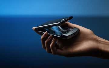 VIDEO Razr 2019 va fi cel mai ieftin smartphone pliabil