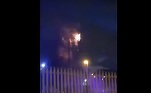 VIDEO Englezii dau foc antenelor 5G, crezând că sunt de vină pentru răspândirea COVID-19
