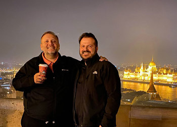 Tranzacție: Compania americană Brillio, printre marii furnizori de tehnologii în domeniul digital, preia o companie fondată de 2 români, având clienți Facebook, Pizza Hut, McDonald’s, și intră în România
