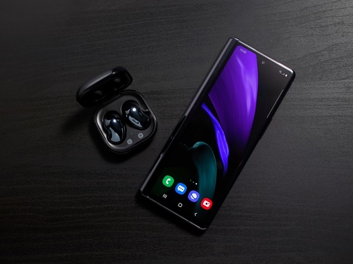 FOTO Samsung a prezentat smartphone-ul pliabil Galaxy Z Fold2