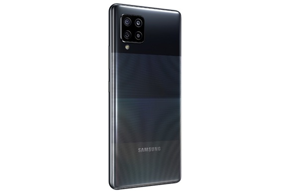 FOTO Samsung a prezentat cel mai ieftin smartphone 5G al companiei
