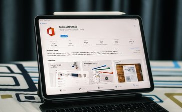 Microsoft lansează aplicația Office pentru iPad
